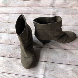 Block-Heel Ankle Bootie Size 6